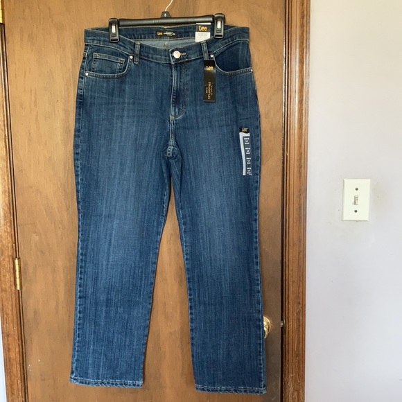 Lee relaxed fit mid rise straight leg jean 14 short - Picture 9 of 16